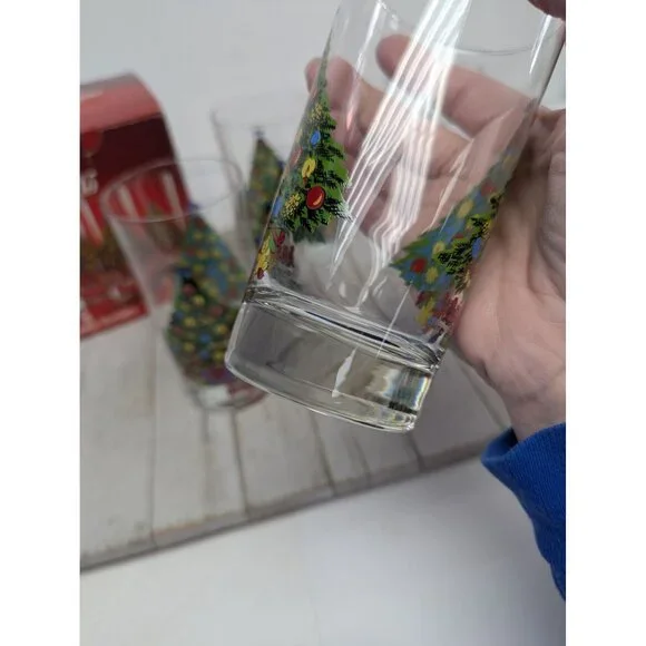 Vintage Set of 4 Christmas Carlton Beverage Glasses 11 oz Tumblers 5 1/2" Tall - Picture 5 of 8